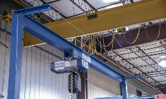 Tagline on fixed gantry crane
